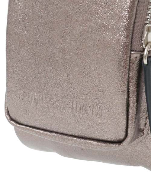 CONVERSE TOKYO(コンバーストウキョウ)の「METALLIC MULTI POCKET SHOULDER BAG(ショルダーバッグ・レディース・ブロンズ/シルバー/ブラック・FREE)」の14枚目の写真