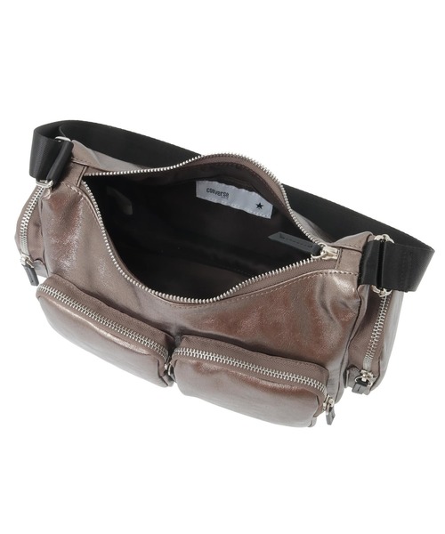 CONVERSE TOKYO(コンバーストウキョウ)の「METALLIC MULTI POCKET SHOULDER BAG(ショルダーバッグ・レディース・ブロンズ/シルバー/ブラック・FREE)」の17枚目の写真