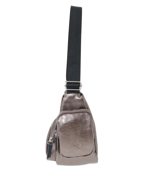 CONVERSE TOKYO(コンバーストウキョウ)の「METALLIC MULTI POCKET SHOULDER BAG(ショルダーバッグ・レディース・ブロンズ/シルバー/ブラック・FREE)」の18枚目の写真