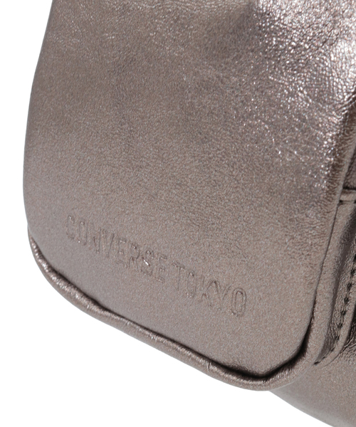 CONVERSE TOKYO(コンバーストウキョウ)の「METALLIC MULTI POCKET SHOULDER BAG(ショルダーバッグ・レディース・ブロンズ/シルバー/ブラック・FREE)」の21枚目の写真