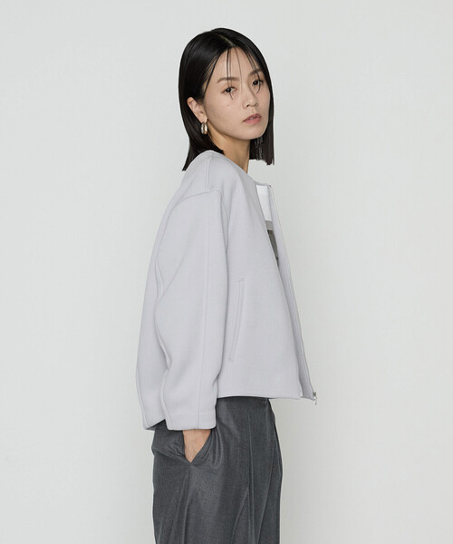 COMME CA(コムサ)の「ダブルエアーダンボール ノーカラーブルゾン(ブルゾン・レディース・ブラック/ライトグレー/ブルー系その他・9号)」の21枚目の写真