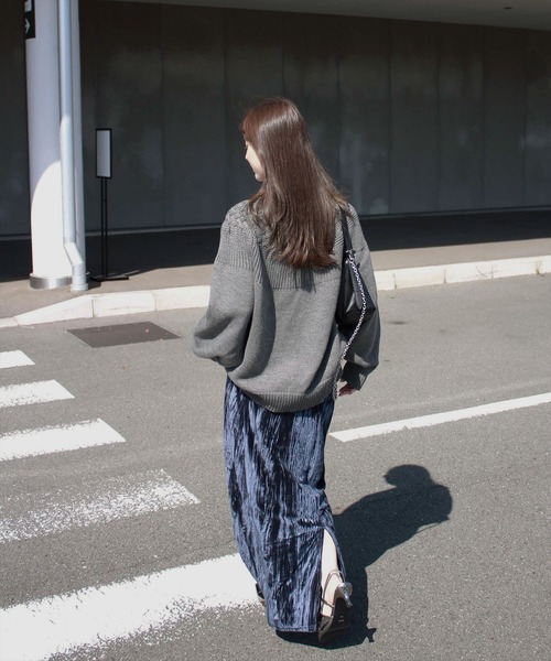 Reurie'(レウリィ)の「オーバーケーブル編みニット / 長袖 クルーネック シンプル カジュアル 厚手 オーバーサイズ(ニット/セーター・レディース・アイボリー/チャコールグレー・FREE)」の2枚目の写真