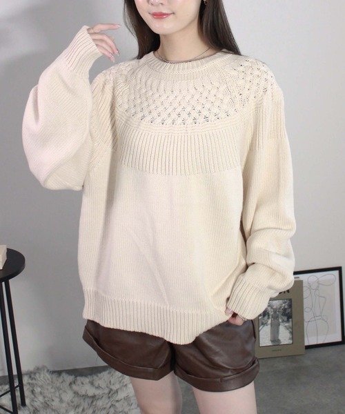 Reurie'(レウリィ)の「オーバーケーブル編みニット / 長袖 クルーネック シンプル カジュアル 厚手 オーバーサイズ(ニット/セーター・レディース・アイボリー/チャコールグレー・FREE)」の3枚目の写真