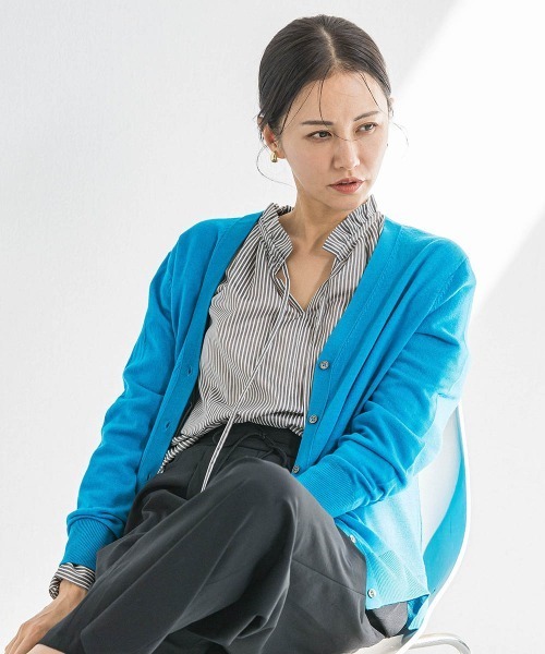 LAUTREAMONT（ロートレアモン）の「【WEB限定】ベーシックウールカーディガン≪洗える≫（カーディガン/ボレロ・レディース・ブラック/ベージュ/オフホワイト/ブルー/レッド・9号）」の4枚目の写真