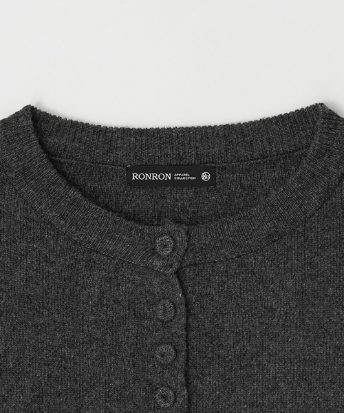 RONRON(ロンロン)の「BUTTON UP KNIT CARDIGAN CHARCOAL(カーディガン/ボレロ・レディース・その他・FREE)」の3枚目の写真