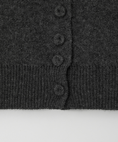RONRON(ロンロン)の「BUTTON UP KNIT CARDIGAN CHARCOAL(カーディガン/ボレロ・レディース・その他・FREE)」の5枚目の写真