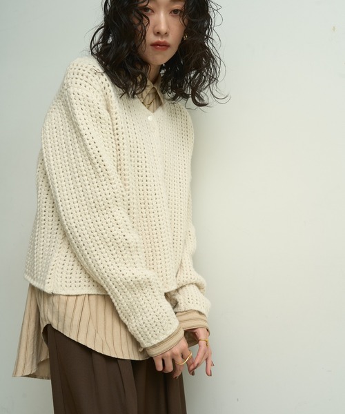 Lutim by u(ルチバイユー)の「Waffle knit multi-button cardigan / ワッフル編みマルチボタンカーディガン(カーディガン/ボレロ・レディース・アイボリー/グレー/ネイビー・FREE)」の5枚目の写真