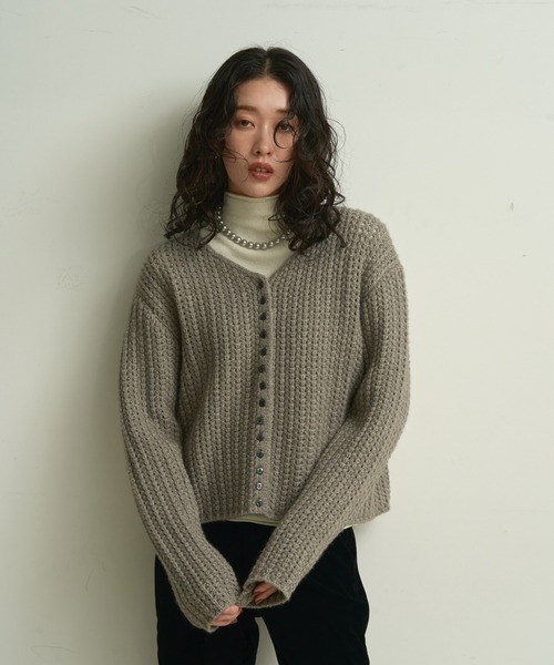 Lutim by u(ルチバイユー)の「Waffle knit multi-button cardigan / ワッフル編みマルチボタンカーディガン(カーディガン/ボレロ・レディース・アイボリー/グレー/ネイビー・FREE)」の14枚目の写真