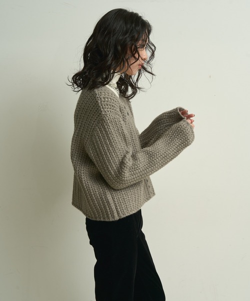 Lutim by u(ルチバイユー)の「Waffle knit multi-button cardigan / ワッフル編みマルチボタンカーディガン(カーディガン/ボレロ・レディース・アイボリー/グレー/ネイビー・FREE)」の17枚目の写真