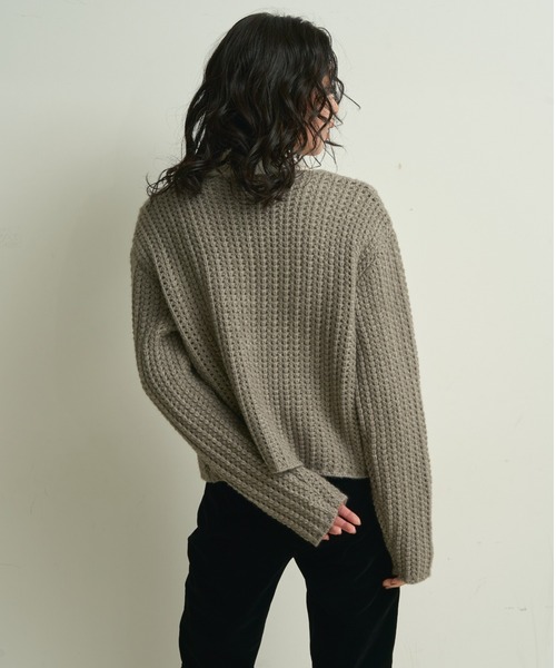 Lutim by u(ルチバイユー)の「Waffle knit multi-button cardigan / ワッフル編みマルチボタンカーディガン(カーディガン/ボレロ・レディース・アイボリー/グレー/ネイビー・FREE)」の18枚目の写真