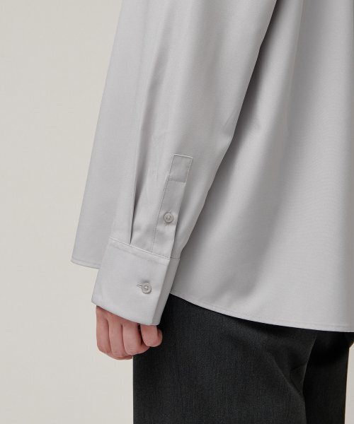 MUSINSA STANDARD WOMAN（ムシンサスタンダードウーマン）の「ウィメンズオーバーサイズシルキーシャツ[ライトグレー]（シャツ/ブラウス・レディース・その他・X-SMALL/SMALL/MEDIUM/LARGE）」の5枚目の写真