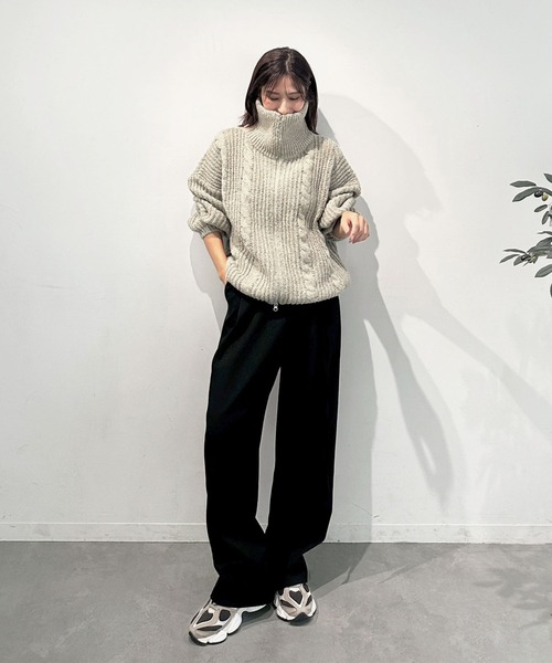 Reurie'(レウリィ)の「ダブルジップカラーニット(chihiro select) シンプル カジュアル ゆったり 秋 冬 もこもこ 厚手 ケーブル編み マタニティ(ニット/セーター・レディース・チャコールグレー/カーキ・FREE)」の19枚目の写真