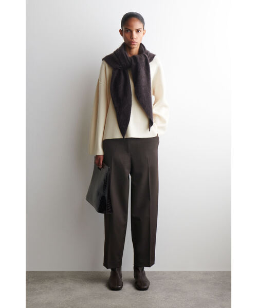 COS(コス)の「ボタンディテールメリノウールセーター(ニット/セーター・レディース・アイボリー・XS/S/M/L)」の2枚目の写真