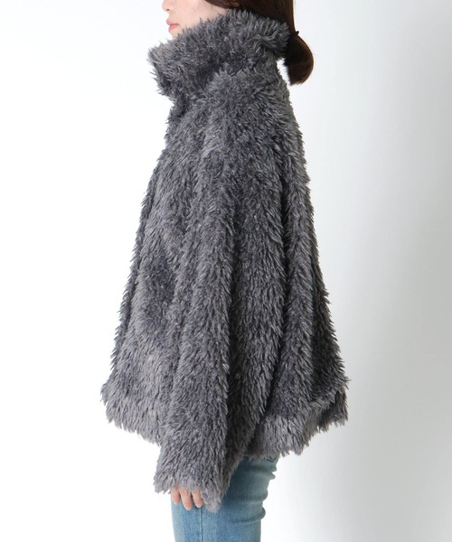 Three Four Time（ｽﾘｰﾌｫｰﾀｲﾑ）の「カールフェイクファーコート（その他アウター・レディース・オフホワイト/グレー・FREE）」の13枚目の写真