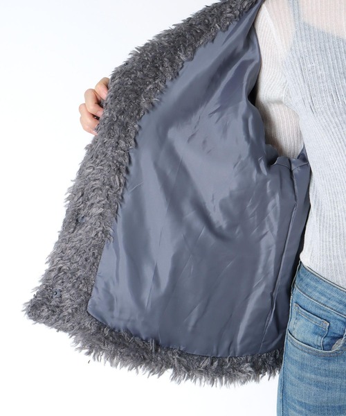 Three Four Time（ｽﾘｰﾌｫｰﾀｲﾑ）の「カールフェイクファーコート（その他アウター・レディース・オフホワイト/グレー・FREE）」の19枚目の写真