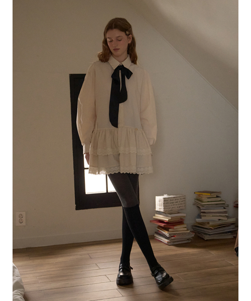 ANOETIC(アノエティック)の「LACE TIE SHIRT DRESS_BEIGE(ワンピース・レディース・ベージュ・FREE)」の4枚目の写真