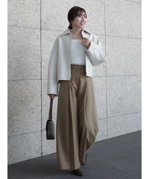 anuans（アニュアンス）の「パールトリムパンツ（スラックス・レディース・ベージュ/グレー・MEDIUM/SMALL）」の22枚目の写真