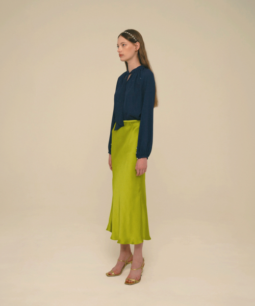 ICE GARDEN A.508(アイス ガーデン エイオーゴンパル)の「Mermaid Maxi Satin Skirt_Golden Lime(スカート・レディース・その他・SMALL/MEDIUM)」の3枚目の写真