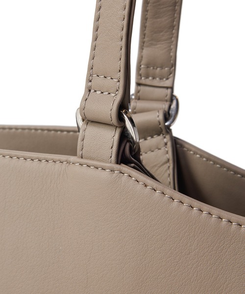 MEN'S BIGI(メンズビギ)の「【SEEKER/シーカー】別注 ソフトレザー2wayトートバッグ(トートバッグ・メンズ・ブラック/グレー系その他・FREE)」の13枚目の写真