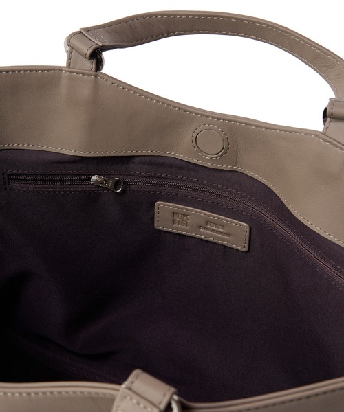 MEN'S BIGI(メンズビギ)の「【SEEKER/シーカー】別注 ソフトレザー2wayトートバッグ(トートバッグ・メンズ・ブラック/グレー系その他・FREE)」の16枚目の写真