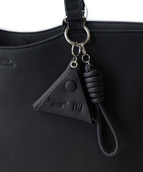 MEN'S BIGI(メンズビギ)の「【SEEKER/シーカー】別注 ソフトレザー2wayトートバッグ(トートバッグ・メンズ・ブラック/グレー系その他・FREE)」の12枚目の写真