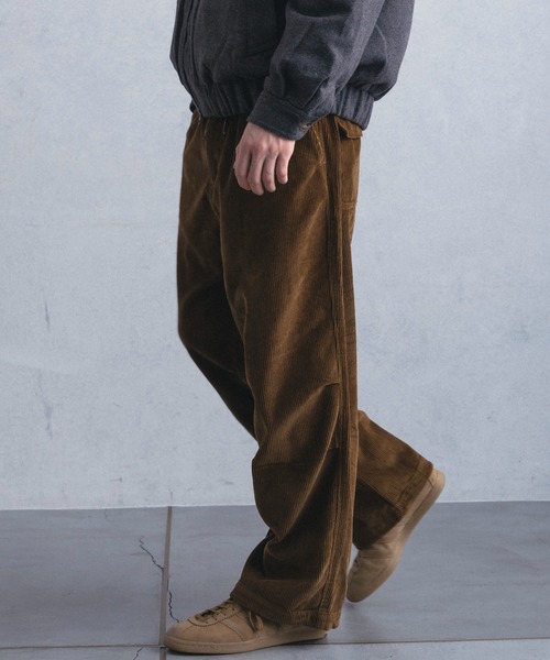 +phenix(プラスフェニックス)の「【WEB・直営店限定】+phenix(プラスフェニックス)CORDUROY KNEE TUCK PANTS コーデュロイ ニー タック パンツ(その他パンツ・メンズ・ブラック/ブラウン・M/L)」の13枚目の写真