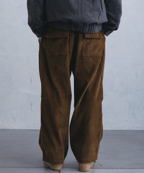 +phenix(プラスフェニックス)の「【WEB・直営店限定】+phenix(プラスフェニックス)CORDUROY KNEE TUCK PANTS コーデュロイ ニー タック パンツ(その他パンツ・メンズ・ブラック/ブラウン・M/L)」の14枚目の写真