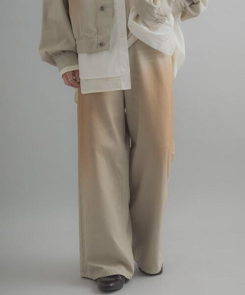 SENSE OF PLACE by URBAN RESEARCH（センスオブプレイスバイアーバンリサーチ）の「『一部WEB限定カラー』ヴィンテージライクデニムワイドパンツ（デニムパンツ・メンズ・ワンウォッシュ/ブラック系その他/ライトカーキ/インディゴブルー/ブラック・MEDIUM/X-LARGE/LARGE）」の4枚目の写真