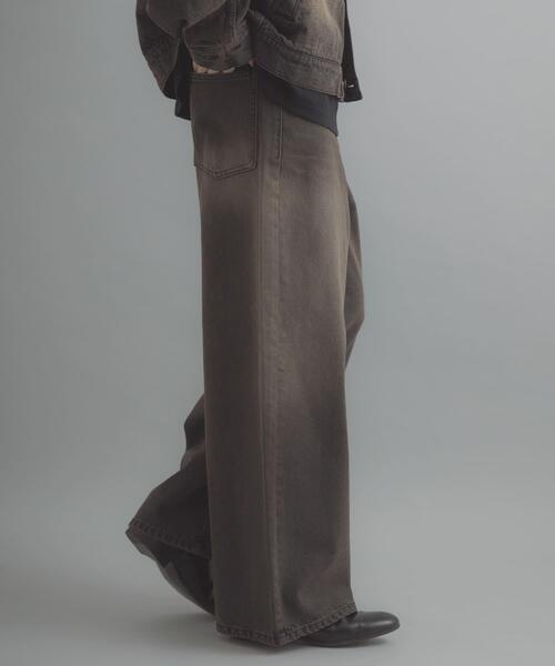 SENSE OF PLACE by URBAN RESEARCH（センスオブプレイスバイアーバンリサーチ）の「『一部WEB限定カラー』ヴィンテージライクデニムワイドパンツ（デニムパンツ・メンズ・ワンウォッシュ/ブラック系その他/ライトカーキ/インディゴブルー/ブラック・MEDIUM/X-LARGE/LARGE）」の20枚目の写真