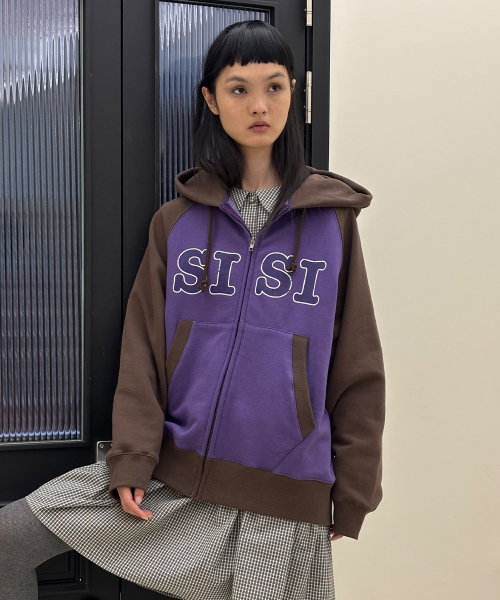 YAHNSISI(ヤーンシシ)の「シシカラー ブロック フードジップアップ - パープルブラウン(パーカー・レディース・その他・FREE)」の3枚目の写真