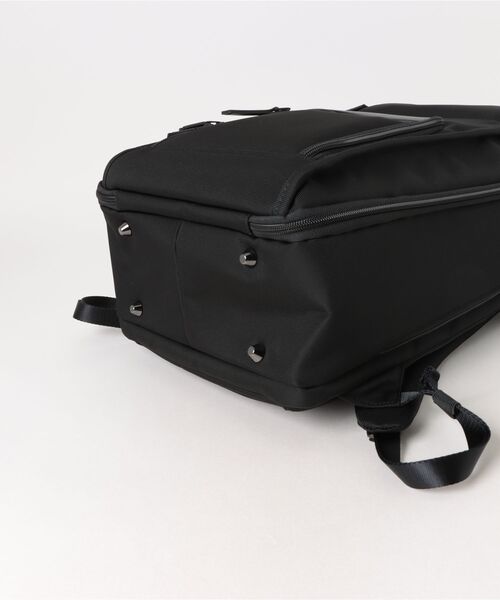 ZERO HALLIBURTON(ゼロハリバートン)の「ZEST2 Backpack B4 15.6インチPC 81333(バックパック/リュック・メンズ・ブラック/ブルーグレー・FREE)」の4枚目の写真