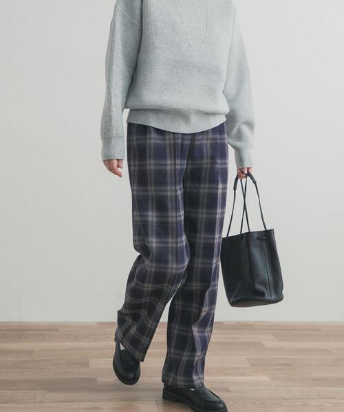 URBAN RESEARCH DOORS（アーバンリサーチドアーズ）の「『UR TECH』チェックストレートイージーパンツ（その他パンツ・レディース・ネイビー/ブラック・SMALL/MEDIUM）」の3枚目の写真