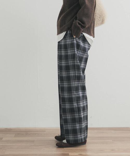 URBAN RESEARCH DOORS（アーバンリサーチドアーズ）の「『UR TECH』チェックストレートイージーパンツ | イージーケア/保温/暖かい/お仕事/通勤/オフィスカジュアル/冬服（その他パンツ・レディース・ネイビー/ブラック・SMALL/MEDIUM）」の9枚目の写真