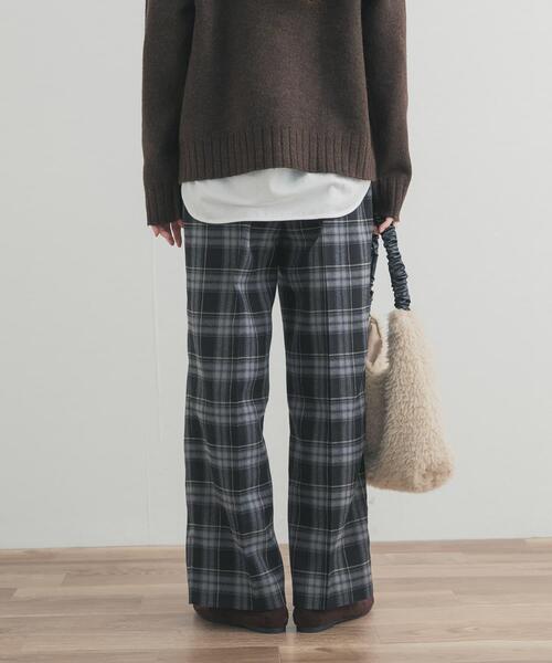 URBAN RESEARCH DOORS（アーバンリサーチドアーズ）の「『UR TECH』チェックストレートイージーパンツ | イージーケア/保温/暖かい/お仕事/通勤/オフィスカジュアル/冬服（その他パンツ・レディース・ネイビー/ブラック・SMALL/MEDIUM）」の8枚目の写真