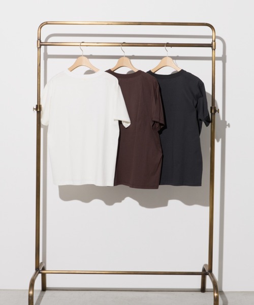 Unitage(ユニテージ)の「【汗染み防止加工】メッセージロゴプリントTEE(Tシャツ/カットソー・レディース・チャコールグレー/ブラウン/アイボリー・FREE)」の8枚目の写真