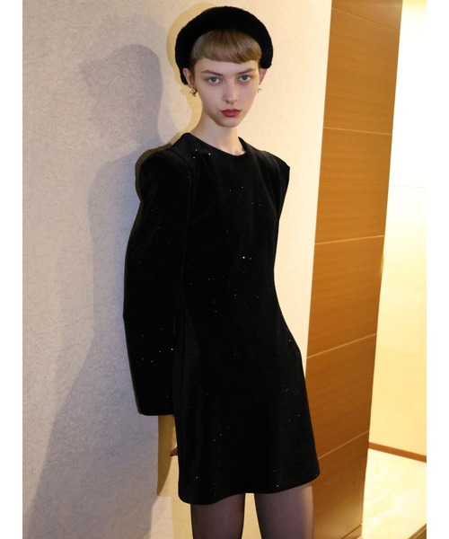 AMOMMA(アモマ)の「LAME PADDED MINI DRESS(ドレス・レディース・ブラック・FREE)」の4枚目の写真