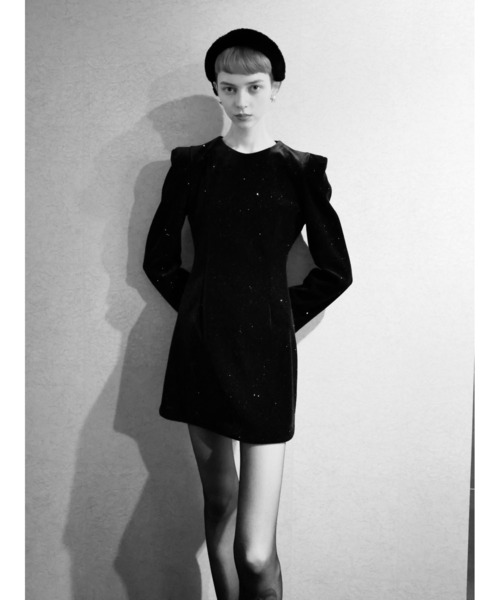 AMOMMA(アモマ)の「LAME PADDED MINI DRESS(ドレス・レディース・ブラック・FREE)」の3枚目の写真