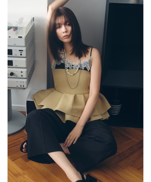 FRAY I.D（フレイアイディー）の「ランダムペプラムニットベアトップス（チューブトップ・レディース・ブルー/ブラック/マルチ/ベージュ・F）」の20枚目の写真