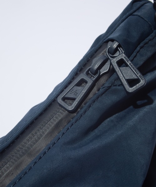 F/CE. （エフシーイー）の「F/CE. TEXTURED TWILL HORN MINI SHOULDER BAG / エフシーイー テクスチャードツイル ホーン ミニショルダーバッグ（ショルダーバッグ・メンズ・ネイビー/ブラック・FREE）」の10枚目の写真