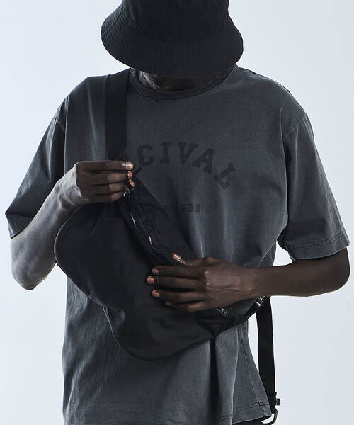 BAGJACK（バッグジャック）の「bagjack |〈別注〉コブラバックル ビッグヒップバッグ UNISEX（ボディバッグ/ウエストポーチ・レディース・カモフラージュ/オレンジ/ベージュ/ブラック・ONE）」の14枚目の写真