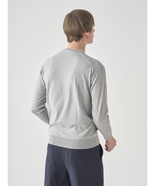 JOHN SMEDLEY(ジョンスメドレー)の「クルーネック長袖コットンニットプルオーバー(ニット/セーター・メンズ・グレー・L/XX-LARGE/M/S/XL)」の5枚目の写真