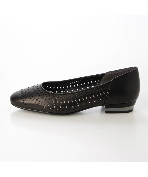 Riz raffinee（リズラフィーネ）の「カットワークフラットパンプス（パンプス・レディース・ブラック・24.5cm/24cm/23.5cm/23cm/22.5cm）」の18枚目の写真