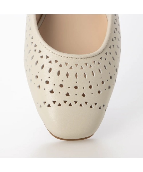 Riz raffinee（リズラフィーネ）の「カットワークフラットパンプス（パンプス・レディース・ブラック・24.5cm/24cm/23.5cm/23cm/22.5cm）」の9枚目の写真