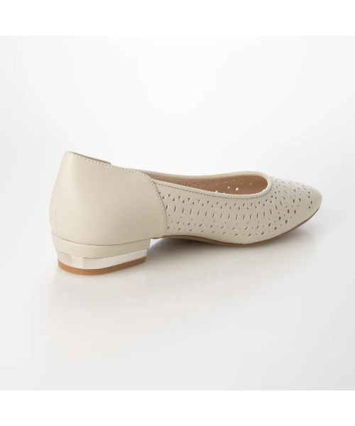 Riz raffinee（リズラフィーネ）の「カットワークフラットパンプス（パンプス・レディース・ブラック・24.5cm/24cm/23.5cm/23cm/22.5cm）」の12枚目の写真