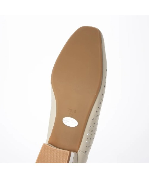 Riz raffinee（リズラフィーネ）の「カットワークフラットパンプス（パンプス・レディース・ブラック・24.5cm/24cm/23.5cm/23cm/22.5cm）」の10枚目の写真