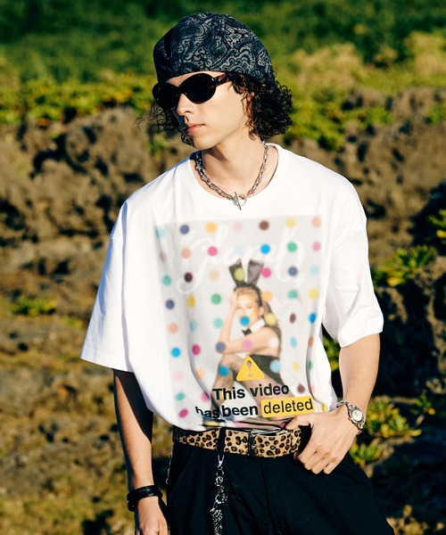 glamb(グラム)の「Bunny Girl T-Shirt / バニーガールTシャツ(Tシャツ/カットソー・メンズ・ブラック/ホワイト・S/M/L)」の1枚目の写真