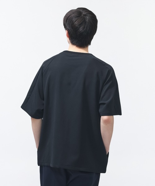 NEW BALANCE（ニューバランス）の「【別注】ニューバランス New Balance ウーブンショートスリーブTシャツ 限定コラボ（Tシャツ/カットソー・メンズ・サンドグレー/グレー/ブラック・S/M/L/LL/3L）」の4枚目の写真