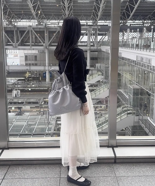 Maison de FLEUR（メゾンドフルール）の「ギャザーリボンナップサック（バックパック/リュック・レディース・グレー/ブラック・FREE）」の5枚目の写真