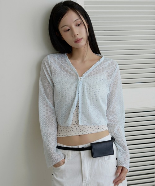 UNE MANSION（ユヌマンション）の「[冷房対策・羽織り] パステルカラーフラワーシースルーボレロカーディガン（カーディガン/ボレロ・レディース・ブラック/アイボリー/ピンク/スカイブルー・FREE）」の3枚目の写真