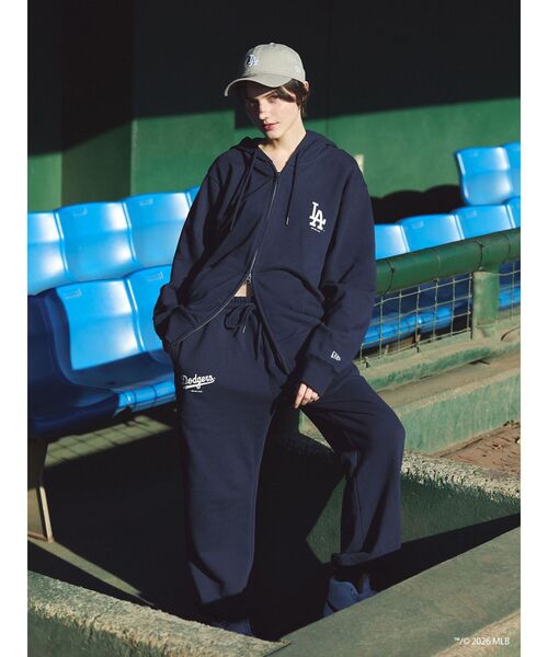 Ungrid（アングリッド）の「【MLB × New Era × Ungrid】フルジップパーカー（パーカー・レディース・ライトグレー/ネイビー/アイボリー・FREE）」の8枚目の写真